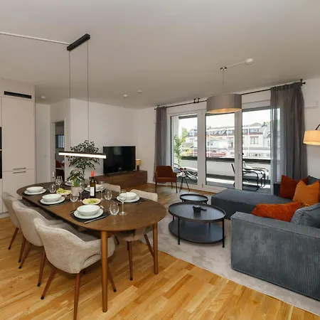 Luxurioeses 4-zimmer-apt Im Boutique-stil I Top-lage I Familienfreundlich I Balkon I Kueche I Netflix I Kostenloser Parkplatz I 105 M2 Appartement *