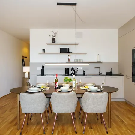 Luxurioeses 4-zimmer-apt Im Boutique-stil I Top-lage I Familienfreundlich I Balkon I Kueche I Netflix I Kostenloser Parkplatz I 105 M2 Appartement Eltville am Rhein