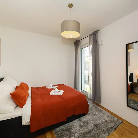 Luxurioeses 4-zimmer-apt Im Boutique-stil I Top-lage I Familienfreundlich I Balkon I Kueche I Netflix I Kostenloser Parkplatz I 105 M2 Appartement