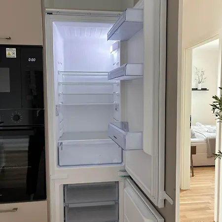 Apartman Luxurioeses 4-zimmer-apt Im Boutique-stil I Top-lage I Familienfreundlich I Balkon I Kueche I Netflix I Kostenloser Parkplatz I 105 M2 *