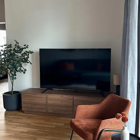 Luxurioeses 4-zimmer-apt Im Boutique-stil I Top-lage I Familienfreundlich I Balkon I Kueche I Netflix I Kostenloser Parkplatz I 105 M2 Apartman