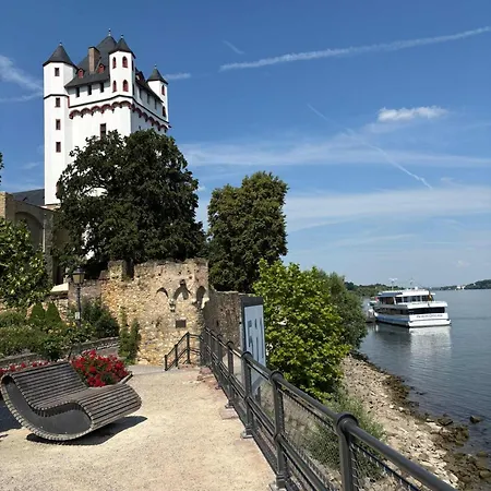Luxurioeses 4-zimmer-apt Im Boutique-stil I Top-lage I Familienfreundlich I Balkon I Kueche I Netflix I Kostenloser Parkplatz I 105 M2