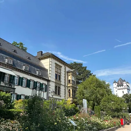 Luxurioeses 4-zimmer-apt Im Boutique-stil I Top-lage I Familienfreundlich I Balkon I Kueche I Netflix I Kostenloser Parkplatz I 105 M2 Apartman Eltville am Rhein